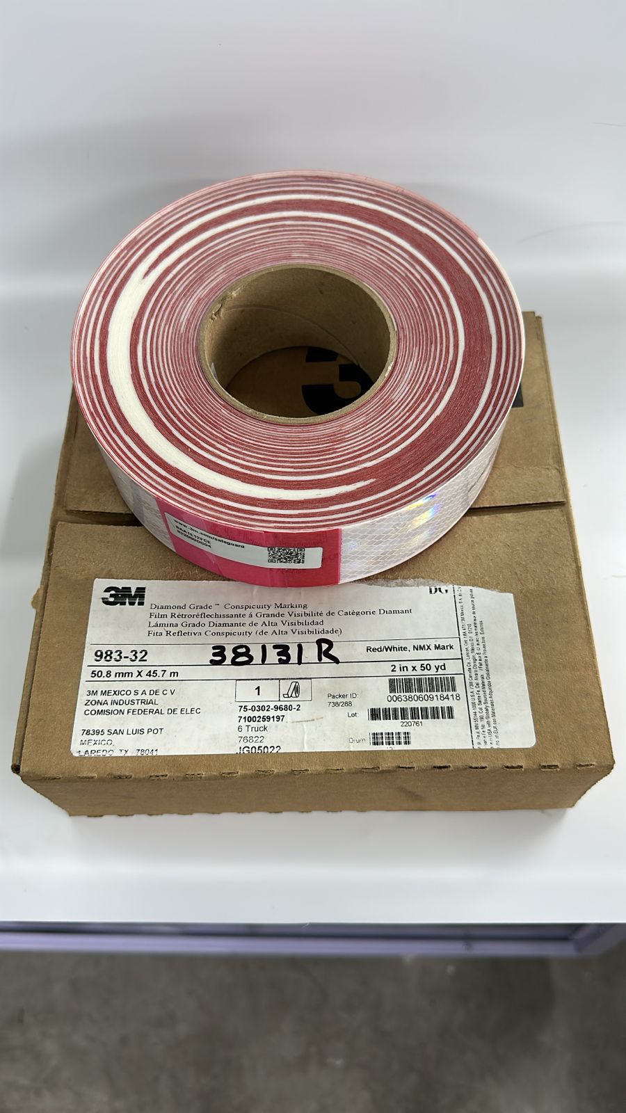 Cinta Reflejante 3M Rojo/Blanco 38131R - Rollo 2" x 45.7m (50 Yardas) - Cumple Normas SCT / DOT