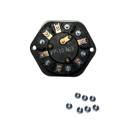 Receptáculo Hembra 7 Vías con Térmicos de 30 Amperes PP-15763