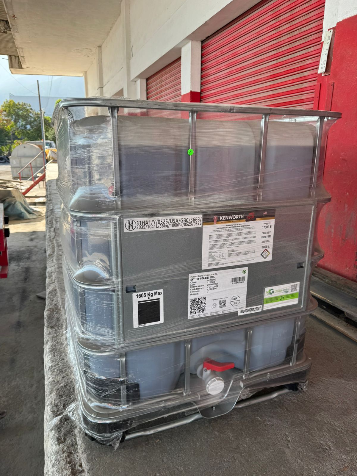 Tote de Aceite Motor Diesel 15W-40 API CK-4 (Contenedor IBC 1,000 Litros)